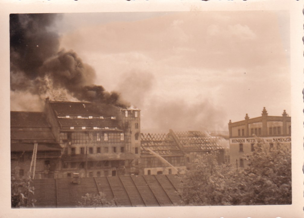 Feuer Mette und Co Samenzüchterei Archiv Familie Jürgen Weise 1