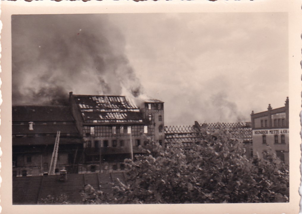 Feuer Mette und Co Samenzüchterei Archiv Familie Jürgen Weise 2